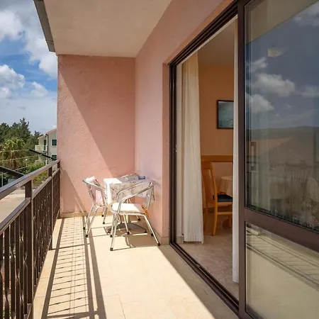 Apartment With A Parking Space Stari Grad, Hvar - 18458 *