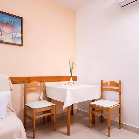 Apartment With A Parking Space Stari Grad, Hvar - 18458 Stari Grad (Hvar)